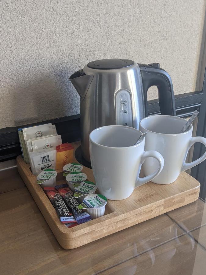 London Inn Saint Neot Екстер'єр фото